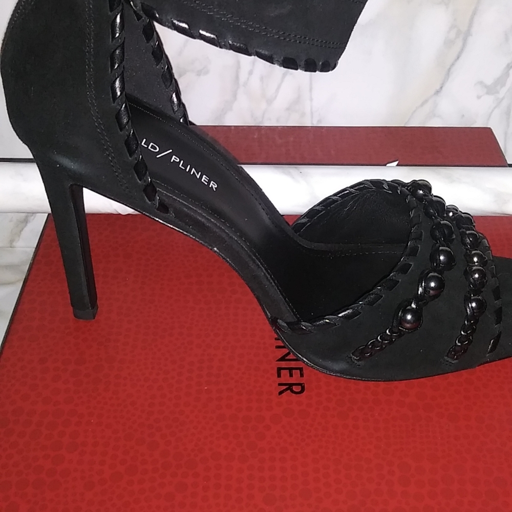 Heels - Picture 3 of 7